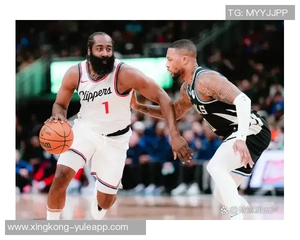 哈登赛后与火箭队友深情拥抱卡佩拉相拥时长最长引发关注