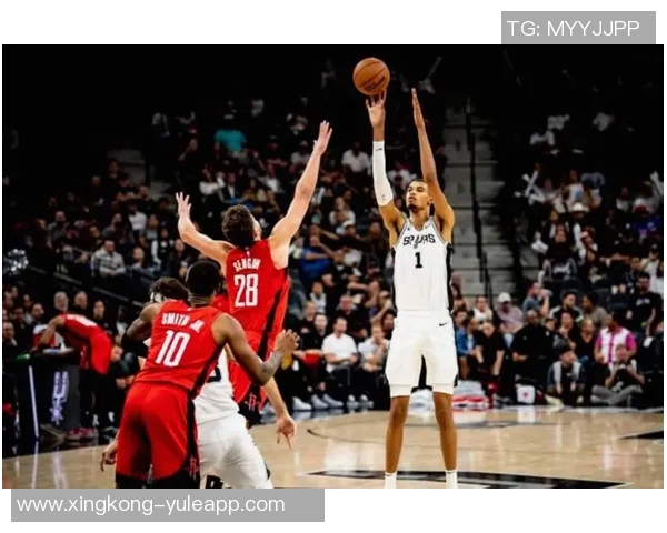 苏群点评马刺表现出色但仍显稚嫩尼克斯下半场展现拼搏精神与强硬防守