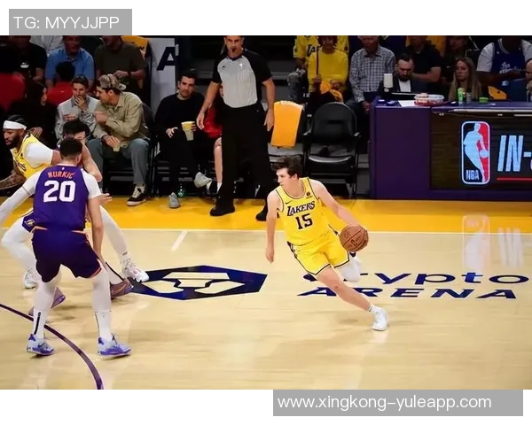 怀特半场表现平平仅得9分3板9助仍需寻找比赛手感提升状态