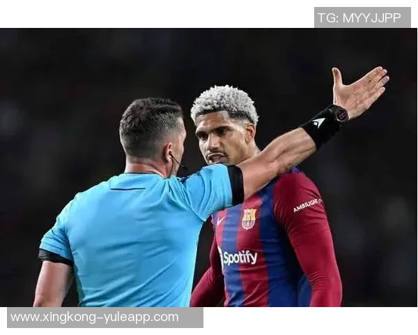 巴萨备战周末联赛加维阿劳霍奥尔莫缺席训练引关注 巴萨备战周末联赛加维阿劳霍奥尔莫缺席训练引关注