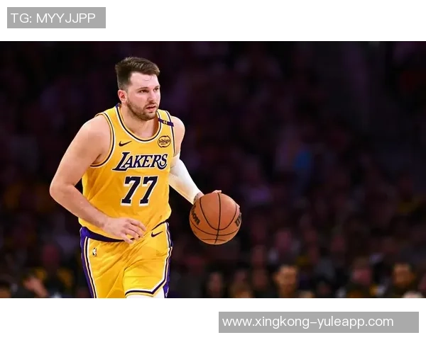 东契奇本赛季火力全开14场30分以上5场40分以上仅1场低于20分